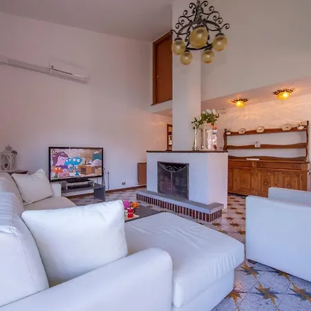 Villa Marilyn Nesso